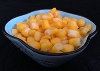 Maíz dulce conservado amarillo estañado cocido al vapor con las tapas abiertas fáciles